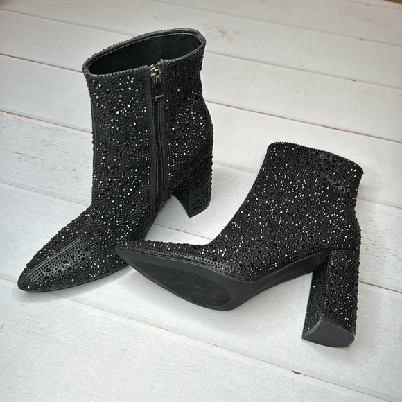 NEW - Nash Grey Rhinestone Booties - Size 9 - Picture 3 of 5